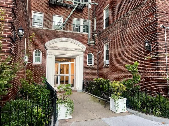 41-15 44th Street 6C, Sunnyside NY 11104