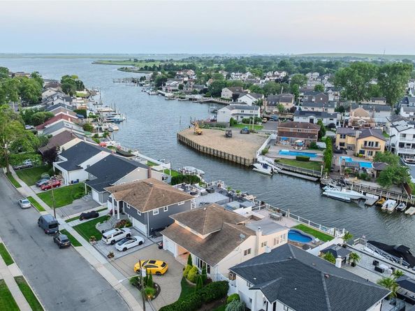 3066 Ann Street, Baldwin Harbor NY 11510