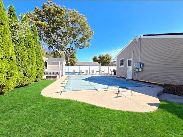 525 Grundy Avenue, Holbrook NY 11741