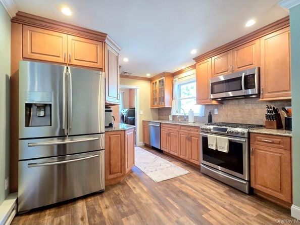 525 Grundy Avenue, Holbrook NY 11741