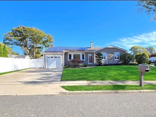525 Grundy Avenue, Holbrook NY 11741