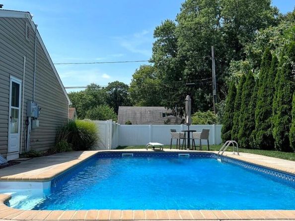 525 Grundy Avenue, Holbrook NY 11741