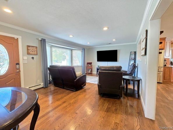525 Grundy Avenue, Holbrook NY 11741