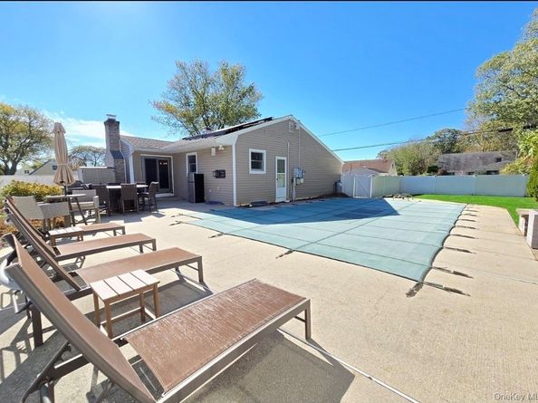525 Grundy Avenue, Holbrook NY 11741