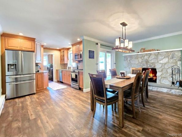 525 Grundy Avenue, Holbrook NY 11741