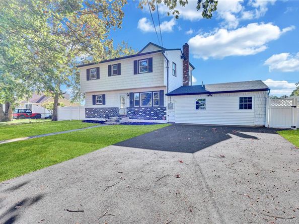 90 30th Street, Copiague NY 11726