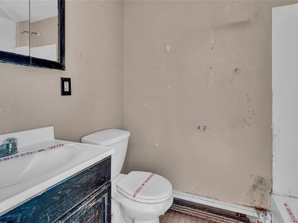 90 30th Street, Copiague NY 11726