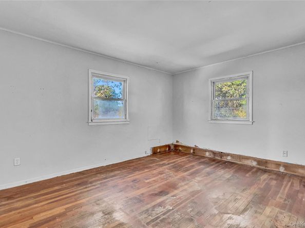 90 30th Street, Copiague NY 11726