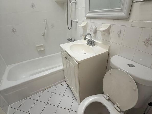 144-29 72 Avenue 2F, Flushing NY 11367