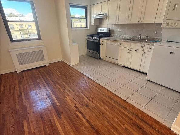 144-29 72 Avenue 2F, Flushing NY 11367