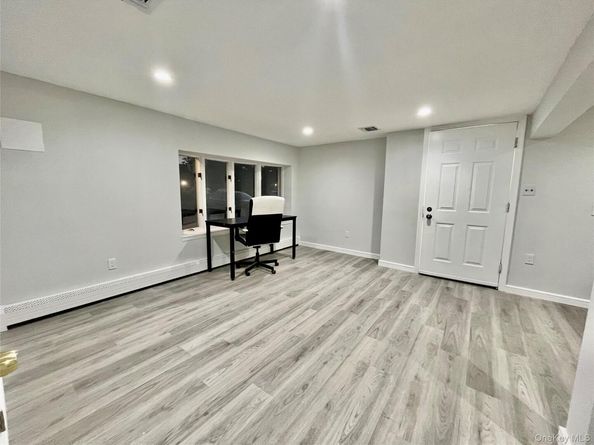 322 Kansas Street, Lindenhurst NY 11757