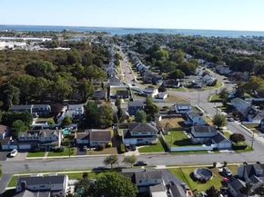 322 Kansas Street, Lindenhurst NY 11757