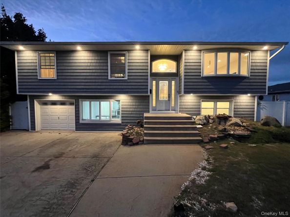322 Kansas Street, Lindenhurst NY 11757