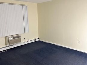 700 Broadway 5, Amityville NY 11701