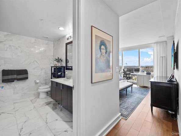 5 Renaissance Square 19B, White Plains NY 10601