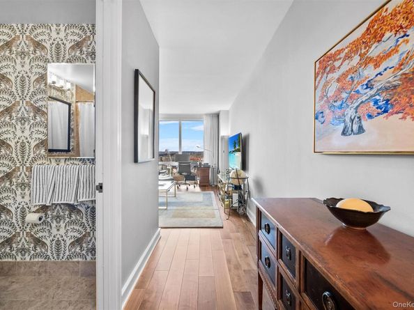 5 Renaissance Square 19B, White Plains NY 10601