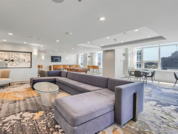 5 Renaissance Square 19B, White Plains NY 10601