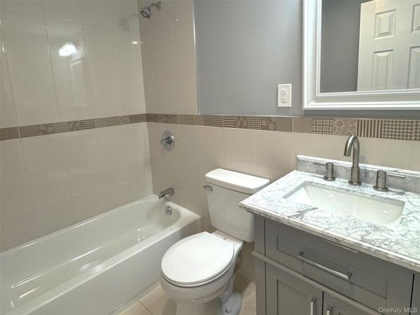 8 Lexington Court, Coram NY 11727