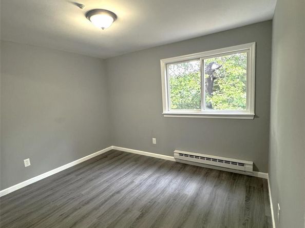 8 Lexington Court, Coram NY 11727