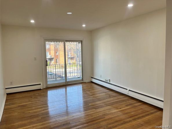 1012 E 233rd Street, Bronx NY 10466