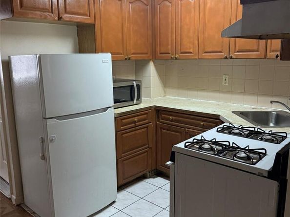 3541 Barnes Avenue, Bronx NY 10467