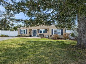 54 Pacific Avenue, Deer Park NY 11729