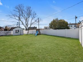 4 Carriage Lane, Levittown NY 11756