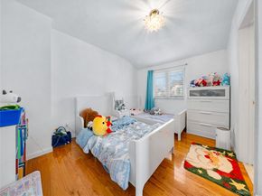 24571 61st Avenue, Little Neck NY 11362