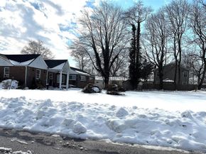 38 Hilltop Lane, Wheatley Heights NY 11798