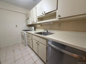 490 Atlantic Avenue 115, East Rockaway NY 11518