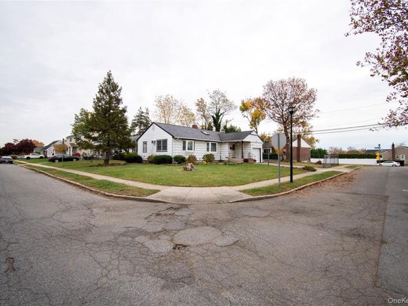 650 Bryant Street, East Meadow NY 11554