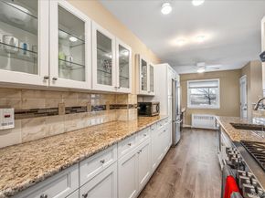 10 Lenox Road 2F, Rockville Centre NY 11570