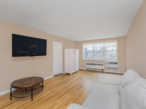 76 DeHaven Drive 6L, Yonkers NY 10703