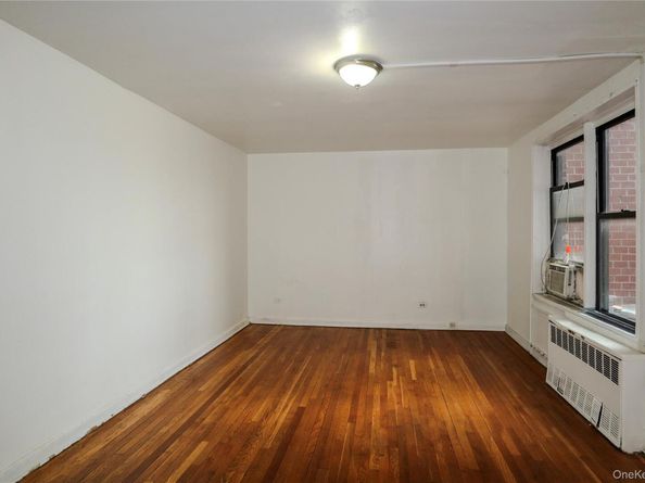 8720 175th Street 3J, Jamaica NY 11432