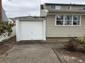 1009 Park Lane N, Franklin Square NY 11010