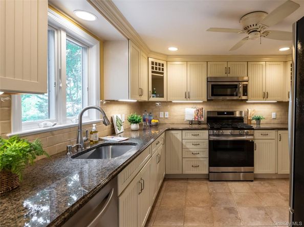 153 Park Avenue, Manhasset NY 11030