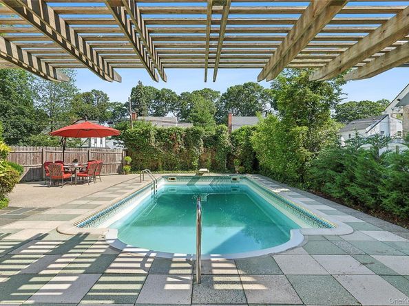 107 California Avenue, Freeport NY 11520