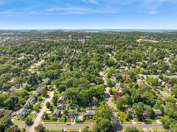 107 California Avenue, Freeport NY 11520