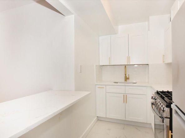 400 E 17th Street 600, Brooklyn NY 11226