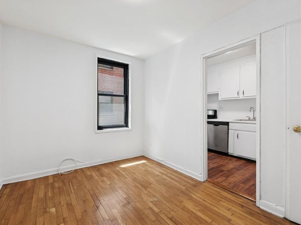 139-15 83 Ave 219, Briarwood NY 11435