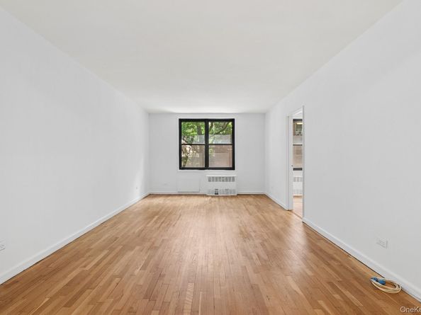 139-15 83 Ave 219, Briarwood NY 11435
