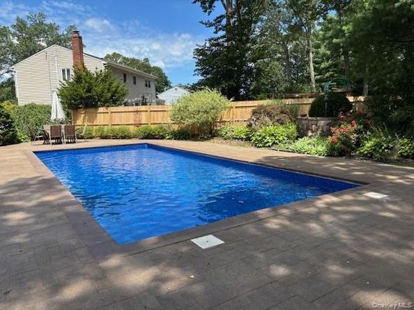 29 Sunhill Road, Nesconset NY 11767