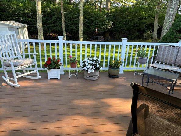 1407 Middle Road 22, Calverton NY 11933