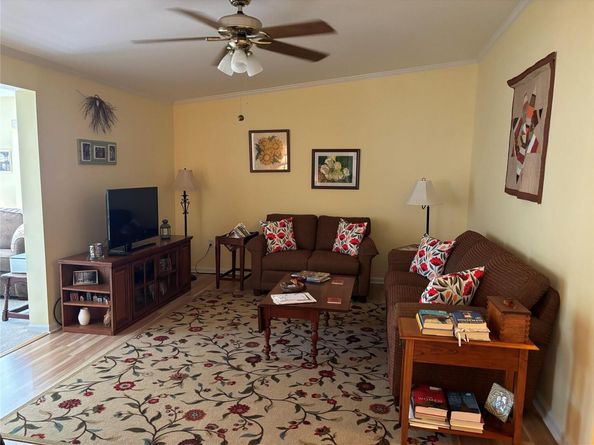 1407 Middle Road 22, Calverton NY 11933