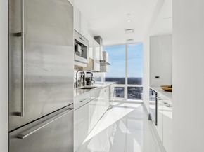 5 Renaissance Square PH41G, White Plains NY 10601
