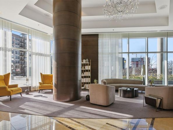 5 Renaissance Square PH41G, White Plains NY 10601