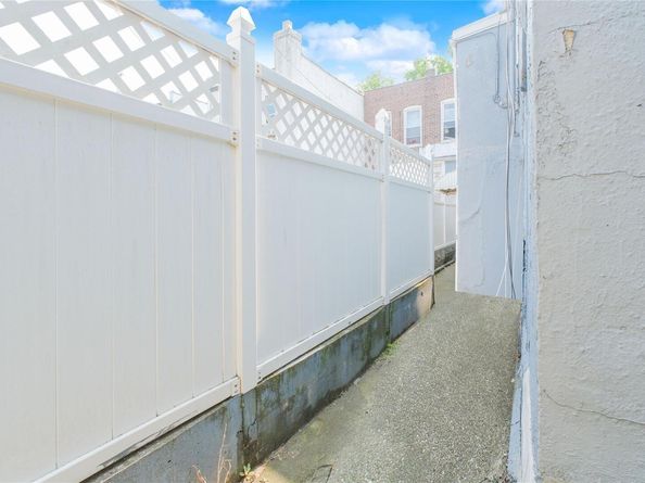 2123 W 9th Street, Brooklyn NY 11223