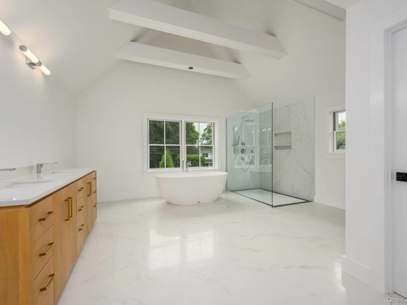 9 Kings Lane, Southampton NY 11968