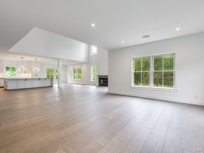 9 Kings Lane, Southampton NY 11968