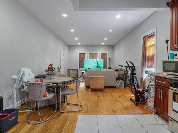 32 North Street, Bronx NY 10468
